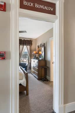 Buck Bungalow Room (BHK-7)