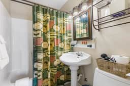 Fisherman's Cove Room (BHK-4)