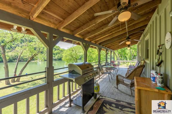 Captain's Cool Water Cabin