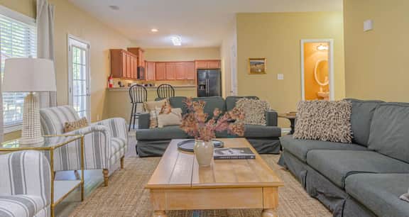 4BR•2400sf•Game Room•PoolTable•Grill•Near Ft Moore