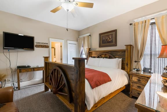 Horseshoe Room (BHK-2)