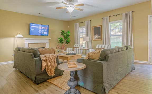 4BR•2400sf•Game Room•PoolTable•Grill•Near Ft Moore